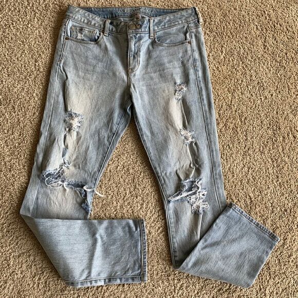 Light Wash American Eagle distressed distressed jeans size 10 - Picture 1 of 9